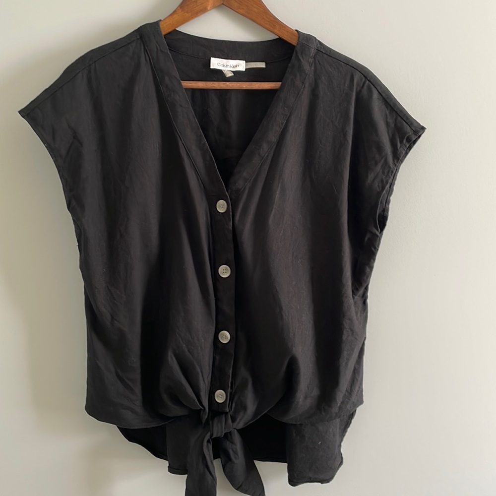 Calvin Klein Black Button-Front Tie-Waist Cap Sleeve Blouse